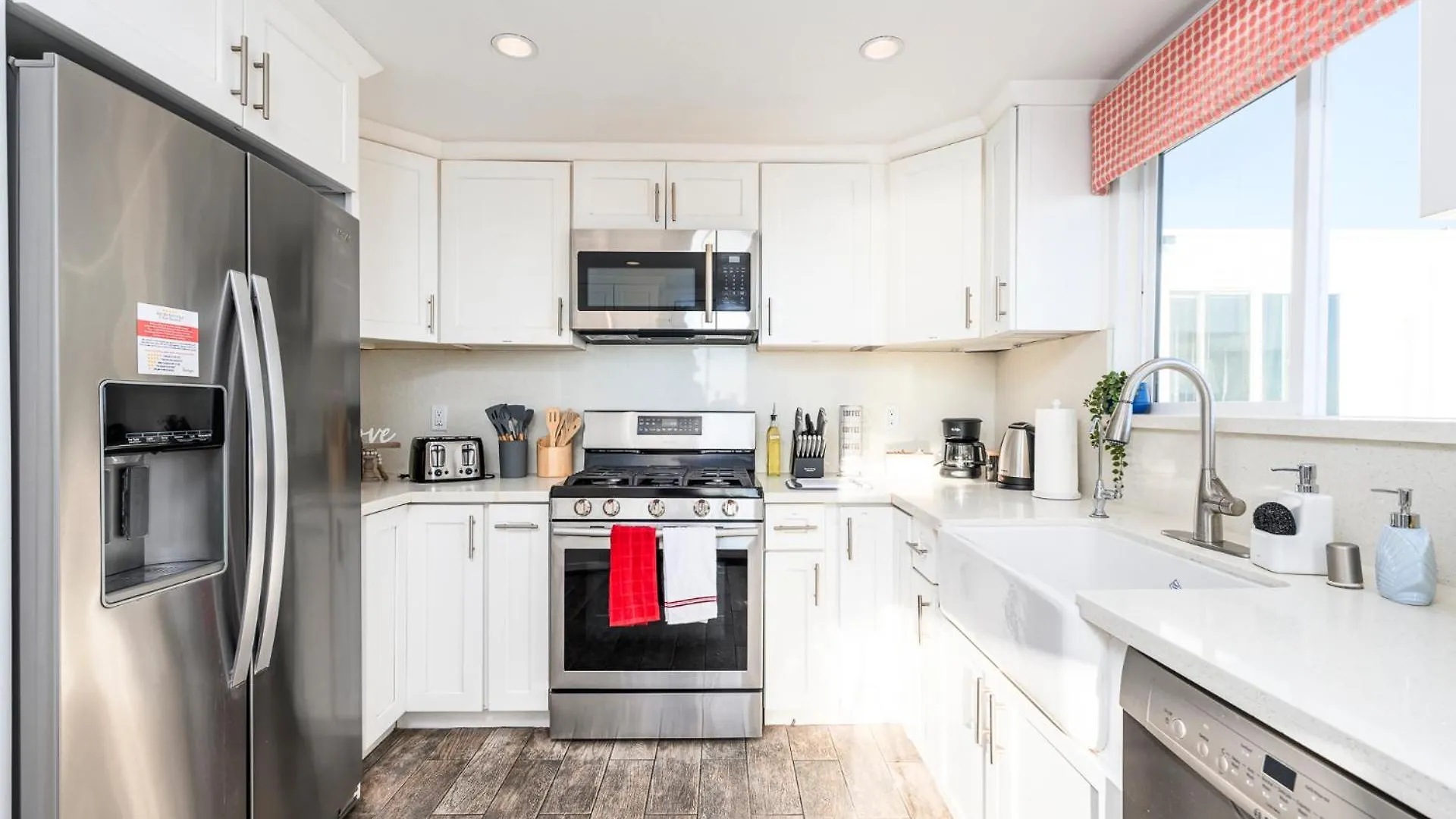 Beachside Luxury 4Br Arcade Fun Ocean Views Manhattan Beach United States