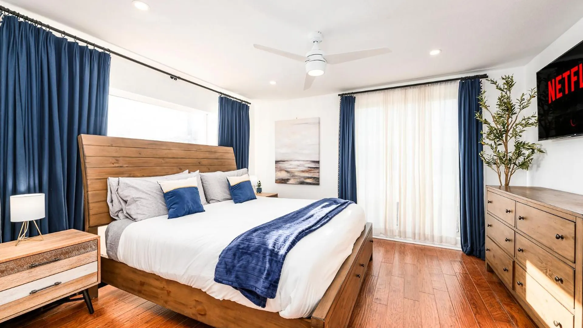 Holiday home Beachside Luxury 4Br Arcade Fun Ocean Views Manhattan Beach United States